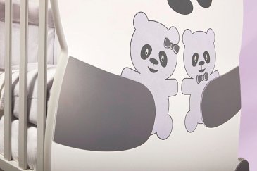 Рисунок на кроватке Панда
