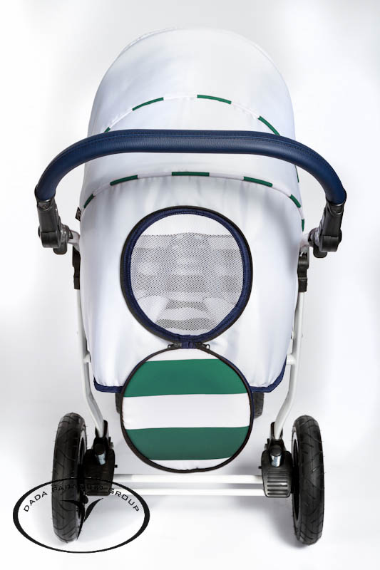 Модуль прогулка в универсальной коляске  D. P.G. Super Sailor вид сзади с открытым окошком для мамы